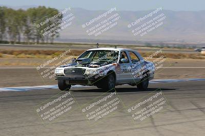 media/Oct-01-2022-24 Hours of Lemons (Sat) [[0fb1f7cfb1]]/10am (Front Straight)/